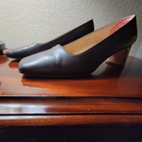 Talbots Brown Leather Pumps - Picture 3 of 10